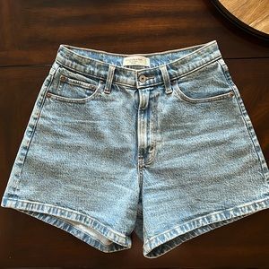 Abercrombie & Fitch The Dad Short High Rise - 27/4
